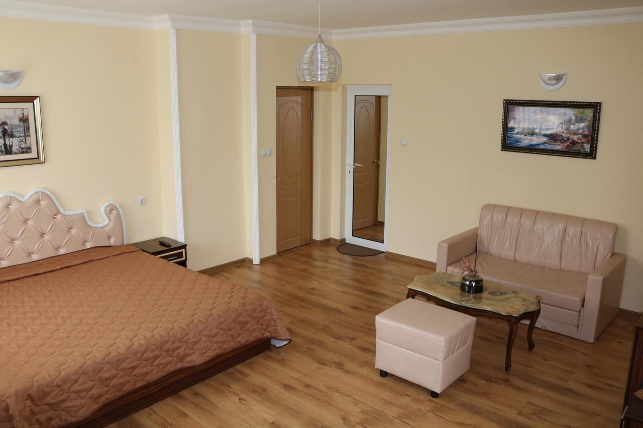 Hotel Arda Kŭrdzhali エクステリア 写真