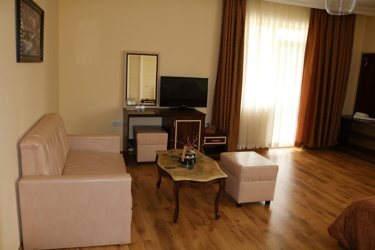 Hotel Arda Kŭrdzhali エクステリア 写真